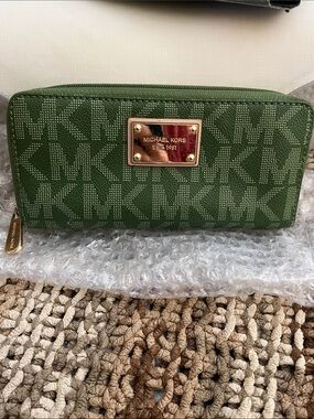 EUC Michael Kors Olive Green MK Signature Zip-Around Wallet with Gold Plate
